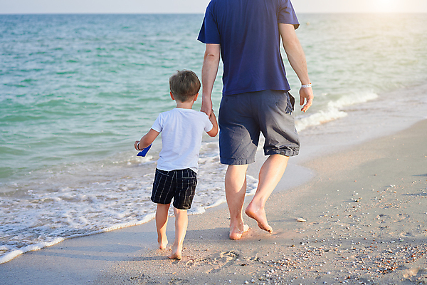 포토 JPG 해외이미지 백인 라이프스타일 손 남자 행복 아들 어린이 바다 여행 2 장난 관계 놀이 휴가 함께함 사람 소년 야외 두명 걷기 기쁨 잡기 아빠 주말 해외포토 서양인 감정 컨셉 가족 모션 생활 신체부위 파일형식 이미지허브