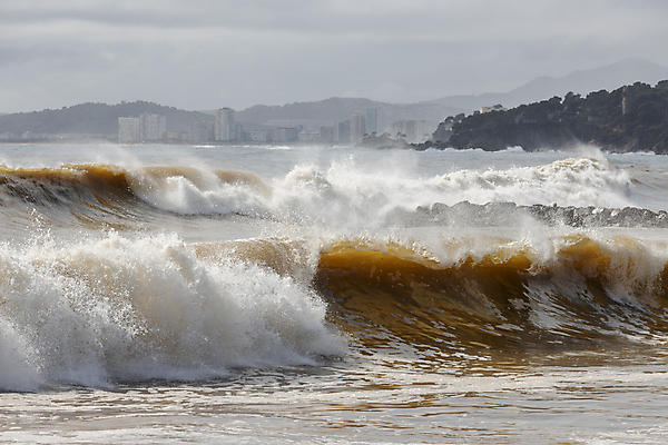 포토 JPG 해외이미지 파도 바다 자연 바람 날씨 해변 사람없음 물 거품 젖음 흐름 에너지 소용돌이 흰색 물방울 액체 스페인 떨어짐 위험 큼 튜브 흐림 폭풍우 힘찬 스플래쉬 해외포토 자연요소 유럽 컬러 컨셉 회오리 비_날씨 크기 자연재해 생태계 파일형식 이미지허브
