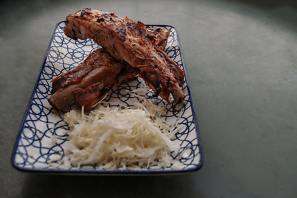 포토 JPG 해외이미지 접시 음식 뼈 육류 돼지고기 요리 사람없음 갈색 바비큐 꿀 바비큐립 송아지 해외포토 식기 새끼 컬러 식재료 소 파일형식 이미지허브