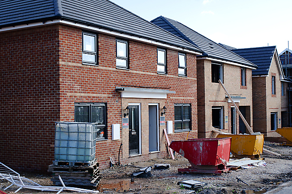 포토 JPG 해외이미지 전통 외관 건축양식 창문 가족 지붕 부동산 벽돌 잉글랜드 새로움 거리 주택 사람없음 건물 빨간색 판매 세일 문 재활용 절약 재산 구매 땅 시골집 투자 대출 렌탈 해외포토 건축물 건축 컬러 컨셉 비즈니스 관계 영국 금융 쇼핑 친환경 파일형식 이미지허브