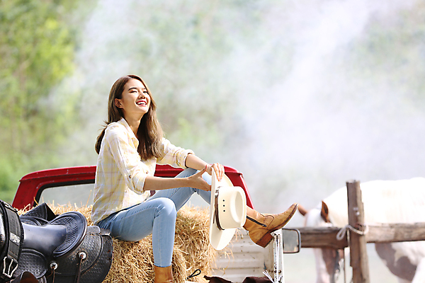 포토 JPG 해외이미지 주간 한마리 여자 한명 성인 야외 말_동물 승마 성인여자한명만 해외포토 자연요소 1 스포츠 포유류 사람 여자한명만 성인여자만 파일형식 이미지허브