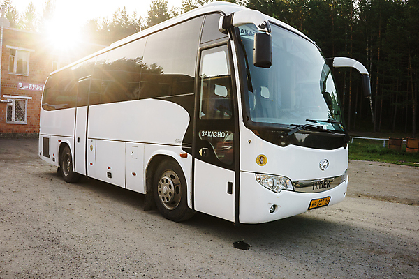 포토 JPG 해외이미지 템플릿 도로 여행 백그라운드 이동 휴가 버스 항해 사람없음 야외 공백 운전 탐험 흰색 큼 주차 아스팔트 승객 자동 해외포토 길 육상교통 컬러 컨셉 배_교통 교통시설 모션 대중교통 크기 파일형식 이미지허브