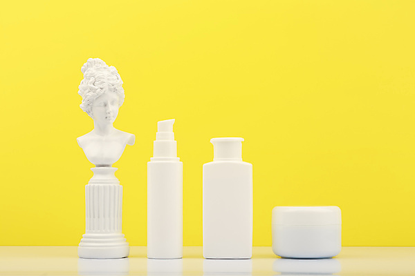 포토 JPG 해외이미지 실내 사람없음 화장품 스킨케어 공병 노란배경 목업 해외포토 백그라운드 내부 뷰티 노란색 병_담는 파일형식 이미지허브