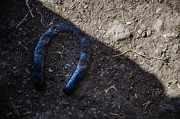 포토 JPG 해외이미지 행복 백그라운드 신발 십자가 자연 성공 날씨 사람없음 농장 갈색 우주 금속 희망 목장 장비 수확 골동품 시골 최고 행운 재산 은색 숲 철 심볼 오브젝트 사인 부식 질감 복고 그런지 부적 서쪽 옛날 철강 편자 해외포토 감정 컬러 컨셉 농업 재질 금융 방향 생태계 말발굽 파일형식 이미지허브