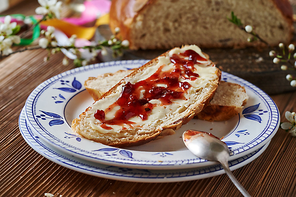 포토 JPG 해외이미지 전통 접시 계절 꽃 음식 빵 조각 탁자 휴가 디저트 부활절 도마 사람없음 목재 파란색 컬러풀 케이크 숟가락 축제 봄 빵집 벚꽃 시골 축하 도자기 닫기 달콤 아침식사 4월 굽기 심볼 체코 버터 마멀레이드 페스츄리 핸드메이드 해외포토 나무 식물 식기 기념일 유럽 컬러 가구 컨셉 재료 모션 주방용품 수저 상점 식사 날짜 맛 잼 구이 파일형식 이미지허브