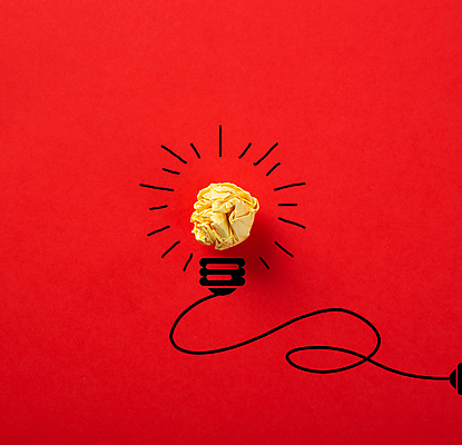 포토 JPG 해외이미지 선 아이디어 실내 사람없음 콘센트 전기에너지 오브젝트 빨간배경 전구모양 종이뭉치 해외포토 모양 종이 백그라운드 컨셉 전구 내부 빨간색 에너지 뭉치 파일형식 이미지허브