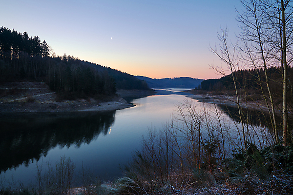 포토 JPG 해외이미지 식물 유럽 호수 여행 자연 하늘 독일 파노라마 풍경 사람없음 야외 물 관광지 일출 환경 황혼 봄 새벽 시골 저수지 숲 언덕 생태계 내추럴 해외포토 자연요소 계절 나라 촬영기법 노을 일몰 파일형식 이미지허브