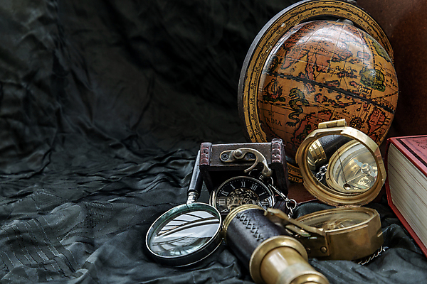 포토 JPG 해외이미지 돋보기 사람없음 책 상자 지구본 망원경 골동품 빈티지 클래식 나침반 오브젝트 복고 회중시계 해외포토 시계 컨셉 파일형식 이미지허브