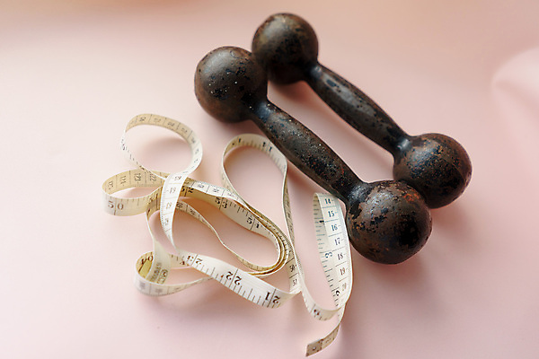 포토 JPG 해외이미지 모양 라이프스타일 스포츠 백그라운드 컨셉 신체 다이어트 근육 건강 사람없음 건물 운동 약 금속 검은색 힘 아령 장비 기차 흰색 무게 몸무게 보디빌딩 철 연습 측정 오브젝트 고민 체육관 에어로빅 파운드 무거움 고립 돌봄 리프팅 적자 철강 해외포토 건축물 감정 육상교통 컬러 돈 의학 모션 재질 대중교통 생활 헬스 춤 파일형식 이미지허브