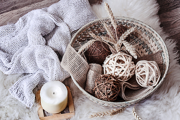 포토 JPG 해외이미지 겨울 초 실내 사람없음 장식 하이앵글 바구니 스웨터 오브젝트 감성 해외포토 계절 뷰포인트 컨셉 상의 내부 파일형식 이미지허브