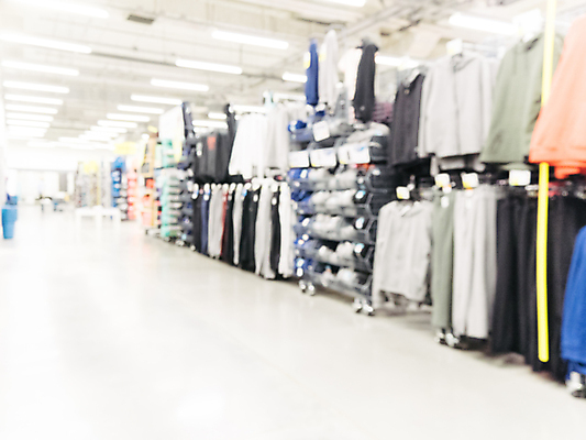 포토 JPG 해외이미지 라이프스타일 옷 실내 사람없음 내부 상점 시장 상품 소프트포커스 쇼핑몰 통로 보케 옷가게 마트 슈퍼마켓 블러 블러효과 의류샵 해외포토 촬영기법 생활 파일형식 효과 이미지허브