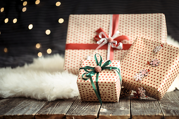 포토 JPG 해외이미지 나무 전통 디자인 계절 리본 종이 백그라운드 크리스마스 겨울 벤치 공 휴가 새로움 바닥 주택 선물 사람없음 내부 목재 장식 빨간색 초록색 빛 상자 파티 축제 방 수확 흰색 나뭇가지 시골 축하 소나무 화려 그룹 연도 벽난로 복고 그런지 옛날 해외포토 식물 기념일 컬러 컨셉 농업 의자 재료 이벤트 건물 파일형식 이미지허브