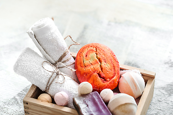 포토 JPG 해외이미지 사람없음 수건 흰색 원형 오브젝트 스파용품 바디케어 수제비누 입욕제 해외포토 도형 컬러 위생용품 스파 비누 파일형식 이미지허브