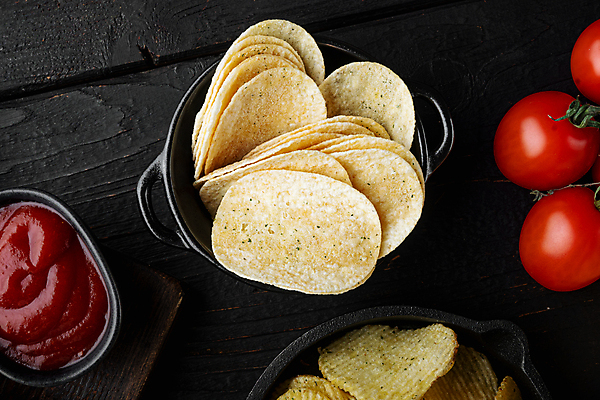 포토 JPG 해외이미지 방울토마토 검은배경 실내 사람없음 케첩 감자칩 해외포토 백그라운드 토마토 내부 과자 검은색 소스_음식 칩_음식 파일형식 이미지허브