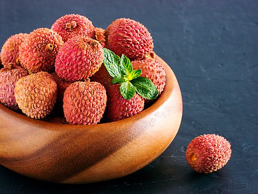 포토 JPG 해외이미지 실내 사람없음 민트 열대과일 담기 파란배경 나무그릇 리치 해외포토 그릇 백그라운드 과일 모션 내부 목재 파란색 허브 파일형식 이미지허브