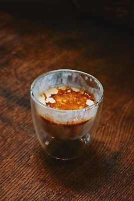 포토 JPG 해외이미지 전통 커피 음료 음식 백그라운드 유리 탁자 사람없음 목재 컵 갈색 식당 초콜릿 얼음 검은색 카페 우유 추위 흰색 신선 달콤 아침식사 시원함 설탕 크림 상쾌 아로마 에스프레소 카페인 해외포토 자연요소 나무 식기 감정 컬러 가구 재료 재질 디저트 유제품 상점 식사 맛 파일형식 이미지허브