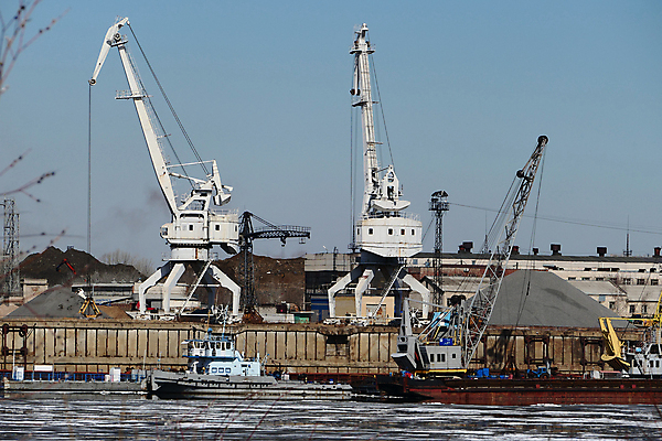 포토 JPG 해외이미지 모래 비즈니스 자연 사람없음 강 환경 업무 보트 기중기 포트 생태학 추출 해외포토 교육 배_교통 작업 중장비 생태계 파일형식 이미지허브