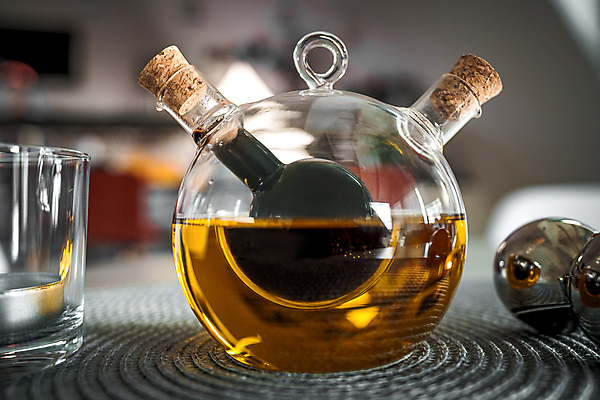 포토 JPG 해외이미지 안경 음식 백그라운드 다이어트 채소 과일 재료 자연 주전자 건강 요리 사람없음 초록색 주방 와인 꽃병 이탈리아 흰색 신선 조끼 항아리 투명 액체 황금 맛 컨테이너 지중해 먹기 오브젝트 상쾌 유기농 올리브 날것 아로마 숙성 식초 진통제 채식주의자 해외포토 웰빙 잡화 열매 꽃 감정 유럽 산업 바다 컬러 컨셉 모션 주방용품 주류 약 외투 도자기 생태계 채식 파일형식 이미지허브