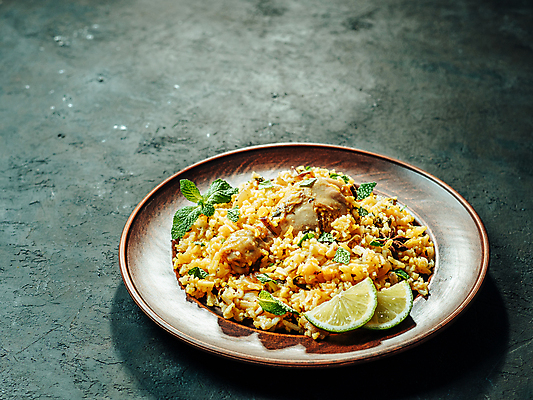 포토 JPG 해외이미지 전통 접시 배너 밥 검은배경 육류 요리 동양인 사람없음 노란색 식당 검은색 식사 저녁식사 치킨 어둠 인도인 향신료 매움 카레 요거트 점심식사 라마단 마살라 파키스탄 카피스페이스 해외포토 외국인 식기 아시아 음식 컬러 백그라운드 식재료 유제품 인종 상점 공백 맛 닭고기요리 향미료 파일형식 이미지허브