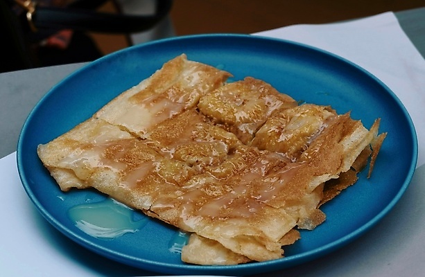 포토 JPG 해외이미지 전통 접시 음식 빵 조각 백그라운드 디저트 건강 사람없음 파란색 갈색 식사 빵집 흰색 신선 달콤 맛 아침식사 설탕 자르기 굽기 크림 버터 점심식사 페스츄리 핸드메이드 해외포토 식기 컬러 컨셉 모션 상점 구이 파일형식 이미지허브