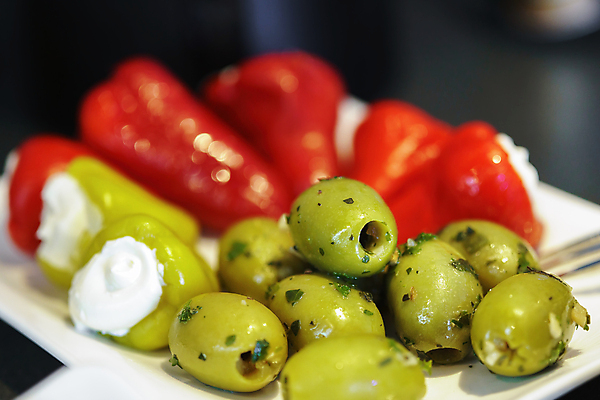 포토 JPG 해외이미지 식물 접시 음식 다이어트 채소 재료 자연 치즈 파프리카 건강 마늘 사람없음 장식 빨간색 초록색 요식업 와인 정원 이탈리아 샐러드 시골 신선 고명 그룹 사발 맛 애피타이저 지중해 먹기 유기농 올리브 모음 그리스인 숙성 절임 채식주의자 타파스 해외포토 서양인 식기 웰빙 열매 유럽 산업 바다 컬러 컨셉 모션 유제품 주류 한글 사기그릇 생태계 채식 파일형식 이미지허브