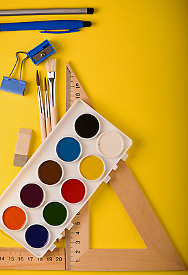 포토 JPG 해외이미지 자 사람없음 펜 물감 붓 팔레트 테두리 삼각자 연필깎이 노란배경 서류집게 카피스페이스 해외포토 백그라운드 문구용품 집게 필기구 노란색 공백 미술도구 파일형식 이미지허브