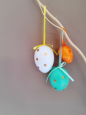 포토 JPG 해외이미지 전통 디자인 계절 꽃무늬 기념 실내 매달리기 사람없음 내부 장식 초록색 컬러풀 축제 페인트 봄 나뭇가지 축하 신용카드 우아함 닫기 부활절계란 내추럴 해외포토 나무 꽃 컬러 컨셉 무늬 모션 부활절 금융 계란 파일형식 이미지허브