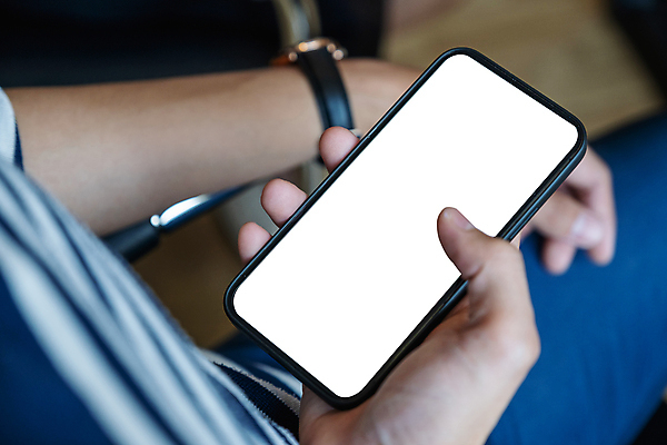 포토 JPG 해외이미지 남자 비즈니스 한명 들기 상반신 20대 성인 옆모습 스마트폰 사무실 업무 성인남자한명만 카피스페이스 해외포토 1 뷰포인트 모션 사람 청년 핸드폰 스마트기기 공백 작업 남자한명만 성인남자만 파일형식 이미지허브