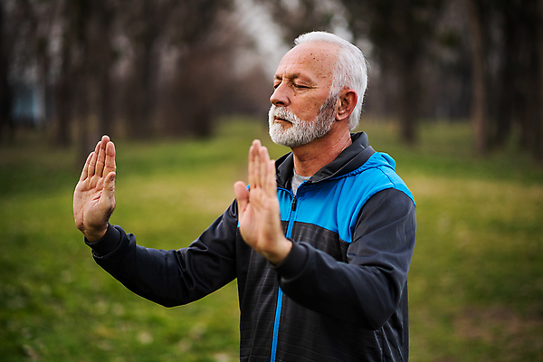 포토 JPG 해외이미지 공원 노년 남자 건강 한명 사람 야외 실버라이프 운동 스트레칭 60대 노인남자한명만 해외포토 1 라이프스타일 공공시설 성인 남자한명만 노인남자만 파일형식 이미지허브