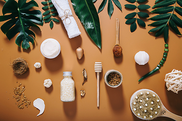 포토 JPG 해외이미지 조각 유리병 사람없음 하이앵글 수건 갈색 원형 오브젝트 스파용품 야자수잎 바디케어 브러쉬빗 수분크림 알로에 열대잎 입욕제 입욕소금 해외포토 도형 식물 뷰포인트 컬러 잎 병_용기 위생용품 스파 화장품 미용용품 소금 파일형식 이미지허브