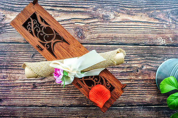 포토 JPG 해외이미지 직업 디자인 꽃 리본 종이 밧줄 자연 탁자 아이디어 기술 발렌타인데이 관리 선물 사랑 미술 취미 사람없음 목재 장식 빨간색 상자 숫자 꼬리표 라벨 덮개 인사 작업 신용카드 생일 화려 메시지 책상 활 옵션 감사 팩 관심 핸드메이드 해외포토 나무 식물 문자 기념일 감정 줄 컬러 가구 컨셉 재료 데이이벤트 문화예술 프레임 금융 화장품 뚜껑 예절 생태계 파일형식 이미지허브