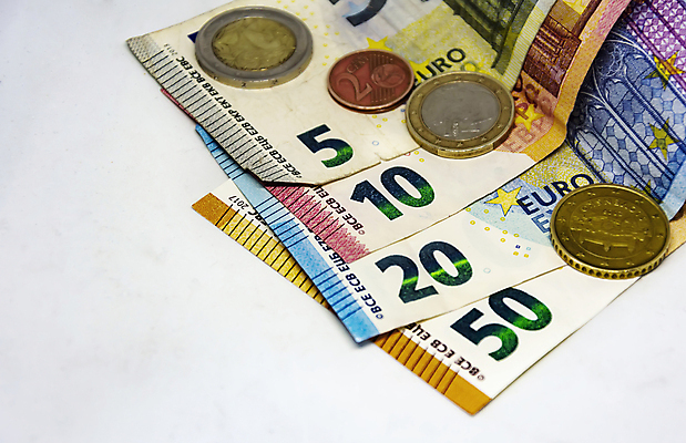 포토 JPG 해외이미지 유럽 종이 백그라운드 컨셉 지폐 돈 비즈니스 성공 사람없음 그래픽 금융 경제 숫자 동전 유로 성장 10 절약 시장 재산 주식 가격 무역 투자 5 이익 가치 계산서 월급 대출 수입 예산 유럽연합 해외포토 문자 나라 산업 파일형식 이미지허브