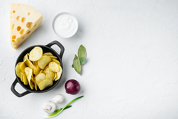 포토 JPG 해외이미지 치즈 실내 사람없음 소스 칩 흰배경 담기 감자칩 월계수 카피스페이스 해외포토 백그라운드 모션 디저트 유제품 내부 과자 공백 흰색 양념 칩_음식 파일형식 이미지허브