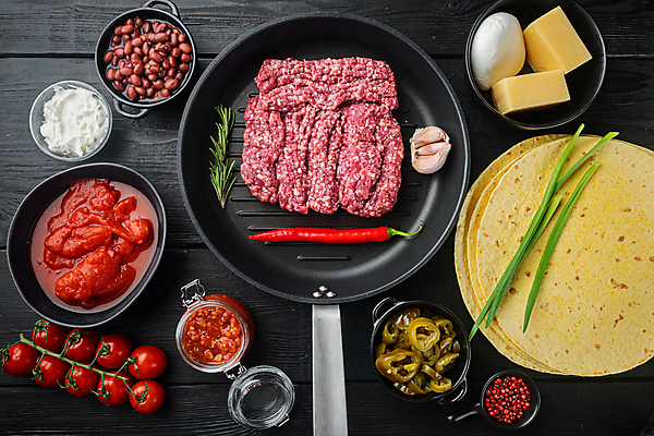 포토 JPG 해외이미지 전통 음식 채소 재료 치즈 샌드위치 건강 육류 옥수수 요리 사람없음 식사 치킨 신선 살사소스 핸드메이드 해외포토 식재료 유제품 곡류 소스_음식 닭고기요리 파일형식 이미지허브