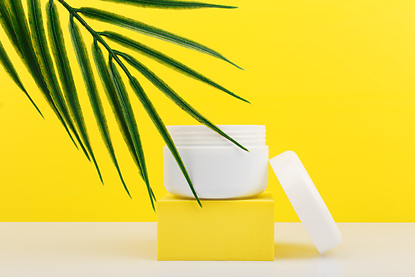 포토 JPG 해외이미지 실내 사람없음 화장품 스킨케어 공병 노란배경 목업 해외포토 백그라운드 내부 뷰티 노란색 병_담는 파일형식 이미지허브