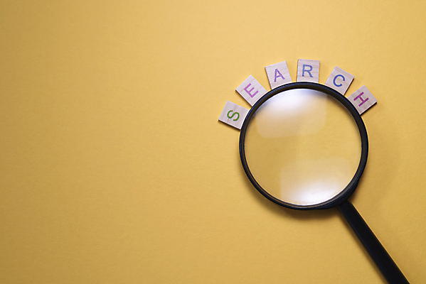 포토 JPG 해외이미지 직업 응시 교육 백그라운드 컨셉 인터넷 비즈니스 유리 성공 돋보기 아이디어 실험 사람없음 스터디 웹 정보 탐험 공구 업무 비즈니스맨 확대 큼 손목시계 분석 묘사 검색 호기심 엔진 온라인 탐정 발견 인터넷주소 고립 해외포토 시선 남자 감정 시계 장신구 재질 학습 도구 작업 직장인 크기 파일형식 이미지허브