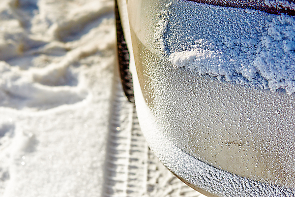 포토 JPG 해외이미지 계절 도로 백그라운드 겨울 교통시설 자동차 자연 날씨 거리 사람없음 야외 옆모습 빛 금속 냉동 얼음 검은색 페인트 운전 추위 흰색 바퀴 수리 위험 사건 묘사 속도 질감 서리 폭풍 문제 층 눈보라 보험 깨짐 범퍼 자동 폭설 눈내림 해외포토 자연요소 길 육상교통 뷰포인트 컬러 교통 컨셉 모션 재질 눈_날씨 자연재해 시설 생태계 파일형식 이미지허브
