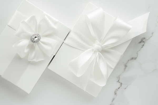 포토 JPG 해외이미지 리본 포장 사람없음 선물상자 흰색 오브젝트 대리석 해외포토 컬러 재료 선물 상자 파일형식 이미지허브