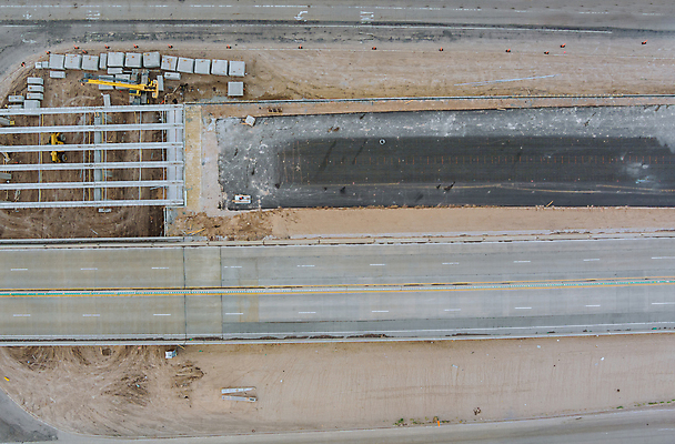 포토 JPG 해외이미지 산업 도로 건축양식 교통시설 노동자 거리 사람없음 야외 건물 금속 미국 장비 기둥 도시 업무 고속도로 보행로 수리 위험 기중기 시멘트 공학 유지 교체 방법 복원 철강 콘크리트 해외포토 직업 건축물 교육 건축 길 교통 컨셉 북아메리카 재질 작업 중장비 시설 파일형식 이미지허브
