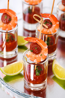 포토 JPG 해외이미지 그릇 접시 음식 조각 재료 부분 유리 새우 건강 어류 사람없음 옆모습 소풍 파티 축제 식사 저녁식사 축하 양념 맛 자르기 굽기 먹기 해산물 주사위 매움 잔치 브런치 서빙 점심식사 당뇨병 뷔페 초리조 해외포토 식기 뷰포인트 컨셉 모션 재질 갑각류 이벤트 야외활동 수중동물 질병 구이 파일형식 이미지허브