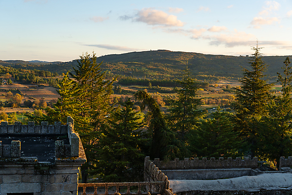 포토 JPG 해외이미지 나무 공원 여행 백그라운드 자연 하늘 호텔 휴가 산 파노라마 사람없음 야외 목재 초록색 물 파란색 환경 계곡 봄 트래킹 하이킹 소나무 황무지 숲 포르투갈 순수 언덕 내추럴 소셜 해외포토 자연요소 식물 계절 공공시설 유럽 컬러 컨셉 재료 숙소 레저 촬영기법 생태계 파일형식 이미지허브