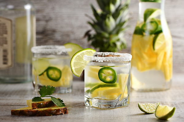 포토 JPG 해외이미지 잔 사람없음 칵테일 과실주 파인애플 라임 브랜디 할라피뇨 해외포토 식기 과일 고추 주류 열대과일 파일형식 이미지허브