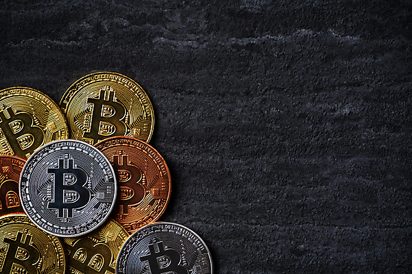 포토 JPG 해외이미지 검은배경 실내 사람없음 금융 카피스페이스 가상화폐 해외포토 백그라운드 돈 내부 경제 검은색 공백 파일형식 이미지허브