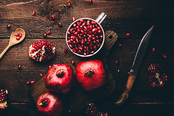 포토 JPG 해외이미지 사람없음 숟가락 칼 석류 석류알 나무배경 해외포토 백그라운드 과일 수저 파일형식 이미지허브
