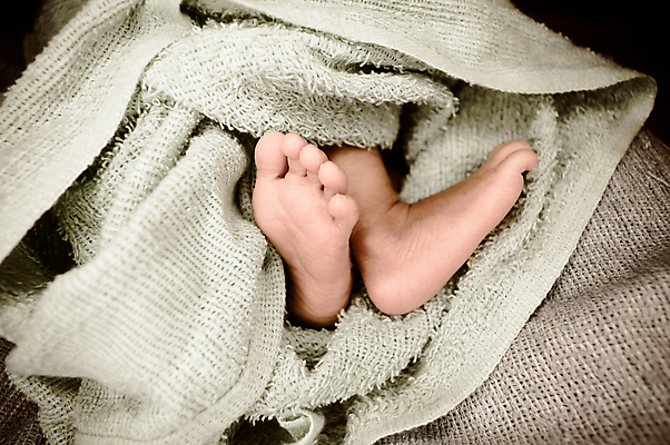 포토 JPG 해외이미지 라이프스타일 행복 어린이 분홍색 백그라운드 손가락 가족 맨발 청소년 엄마 휴식 건강 한명 사람 사람없음 신체부위 수건 뷰티 건강관리 신생아 잠 출산 달콤 작음 피부 부드러움 발가락 걸음마 돌봄 보병 양발 천진난만 해외포토 1 손 감정 컬러 컨셉 관계 모션 발 관리 생활 위생용품 아기 감각 맛 크기 파일형식 이미지허브