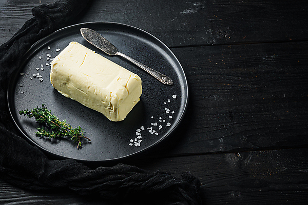 포토 JPG 해외이미지 접시 식재료 검은배경 실내 사람없음 나이프 허브 버터 해외포토 식물 식기 백그라운드 내부 검은색 칼 파일형식 이미지허브