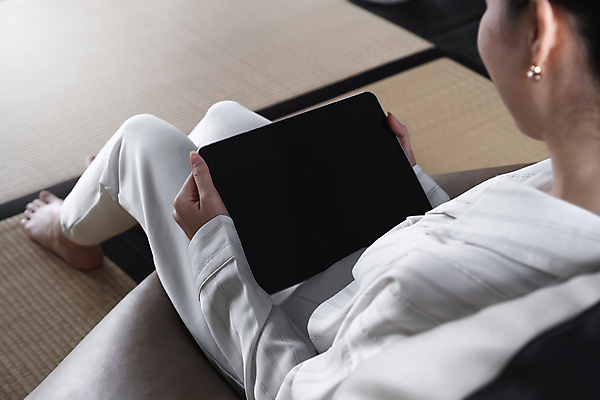 포토 JPG 해외이미지 직업 사업가 성공 실내 미소 사람없음 금융 터치패드 독서 알약 스크린 터치 정보 비즈니스우먼 휴대용 디자이너 종업원 사이버 무선전화기 책상 분석 어깨 싱글 기회 전자 긍정 이익 찬성 패드 거짓 데이터베이스 프로젝트 프리랜서 힙스터 해외포토 여자 패션 가구 컨셉 비즈니스 표정 내부 신체부위 경제 약 직장인 전화기 오브젝트 파일형식 이미지허브