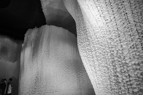 포토 JPG 해외이미지 디자인 여행 표면 추상 사람없음 냉동 얼음 회색 추위 슬픔 흰색 거친 터널 동굴 낟알 가루 피부 질감 서리 합성 구김 모스크바 울퉁불퉁 인공 회복 효과 해외포토 자연요소 감정 길 컬러 컨셉 무늬 모션 신체부위 러시아 파일형식 이미지허브