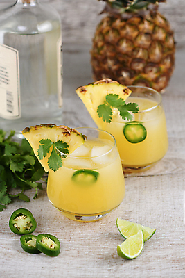 포토 JPG 해외이미지 잔 사람없음 칵테일 과실주 파인애플 라임 브랜디 할라피뇨 해외포토 식기 과일 고추 주류 열대과일 파일형식 이미지허브