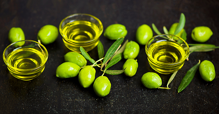 포토 JPG 해외이미지 잎 과일 검은배경 사람없음 초록색 나뭇가지 올리브오일 허브 올리브 로즈메리 해외포토 나무 식물 열매 컬러 백그라운드 검은색 기름_음식 파일형식 이미지허브